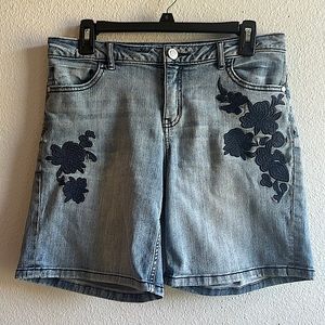 Simply Vera Wang Floral Embroidered Denim Shorts - sz 8